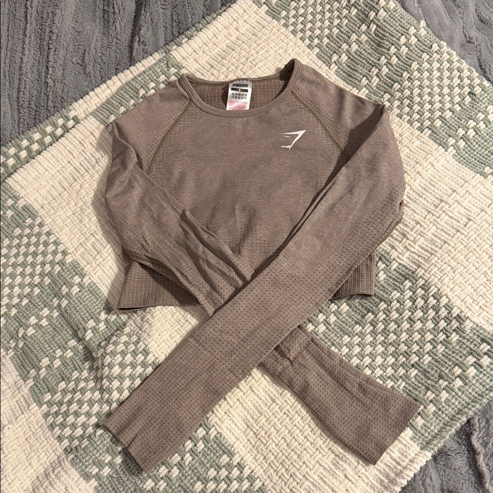 Women’s Gymshark cropped long sleeve shirt - Picture 2 of 7